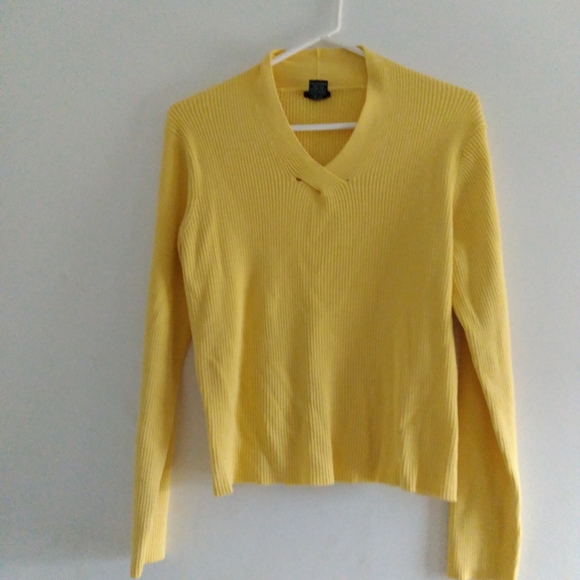 Sweater - Picture 2 of 5